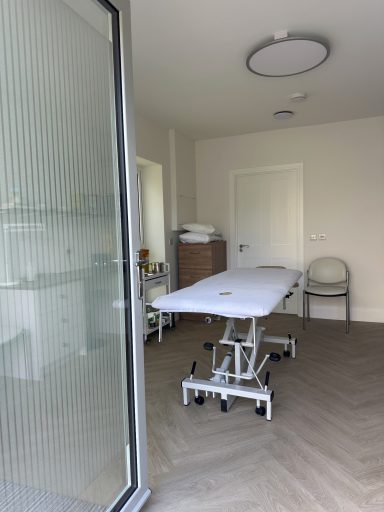Open door clinic room - acupuncture Lincoln